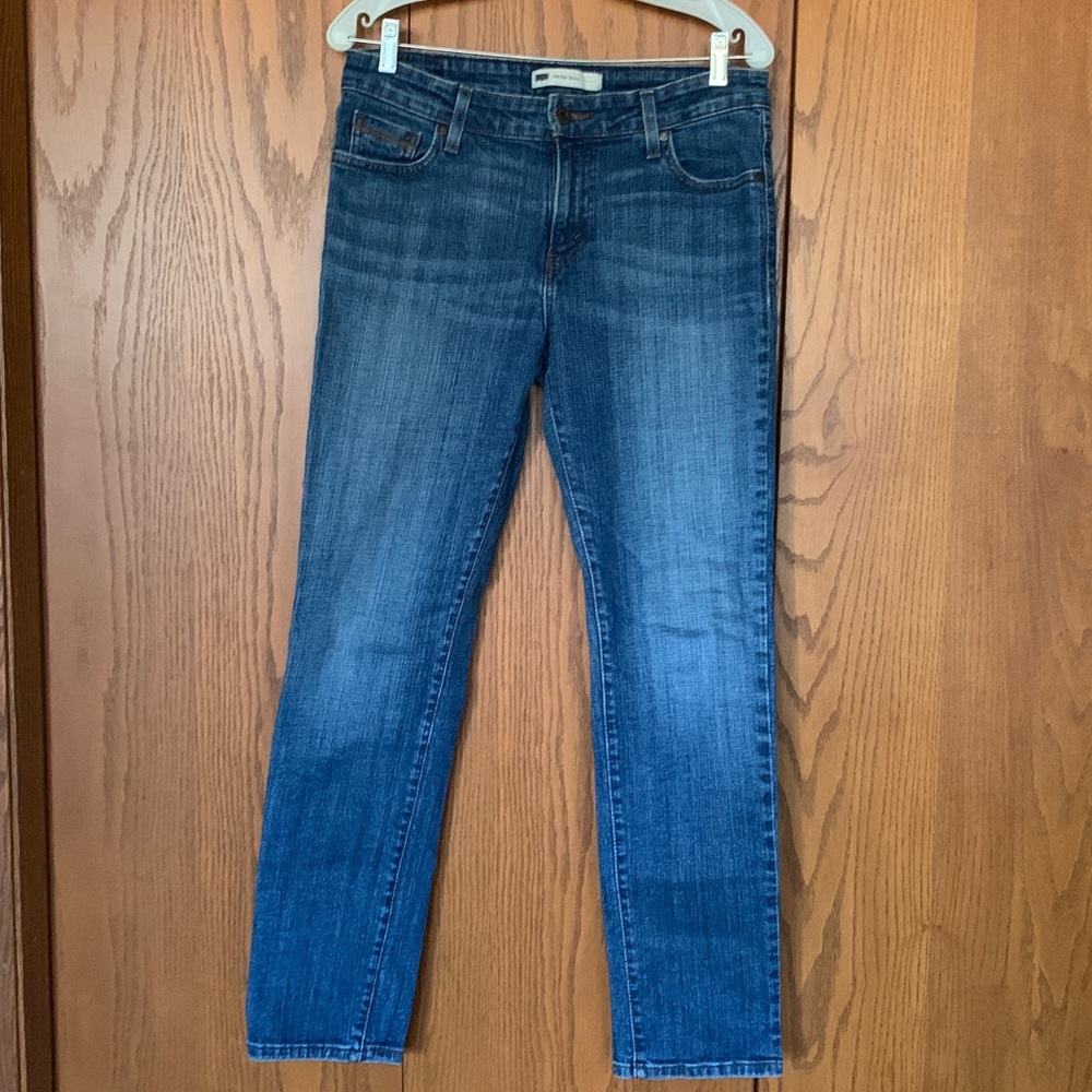 Levi’s mid rise skinny jeans, size 10
